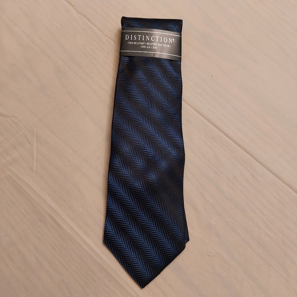 Brand new silk tie - Picture 2 of 2